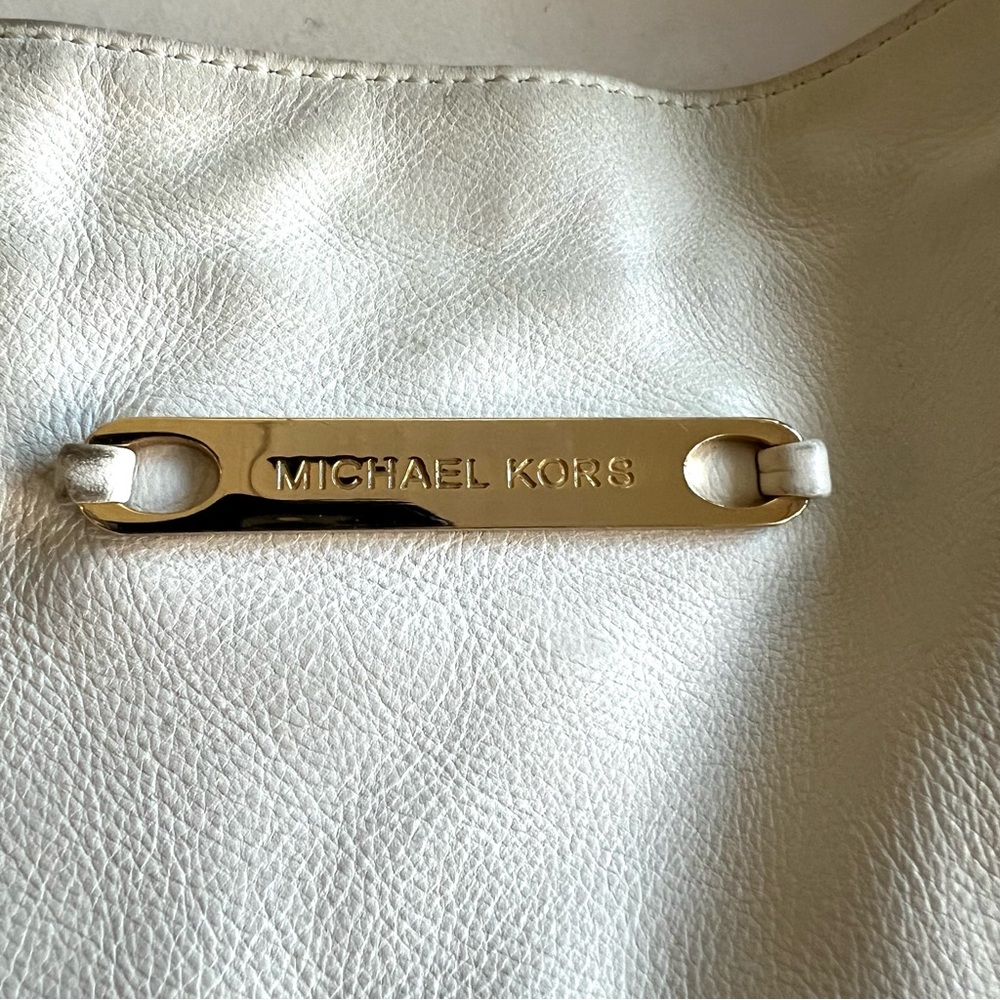 Michael Kors White Leather Shoulder Bag - Picture 10 of 10